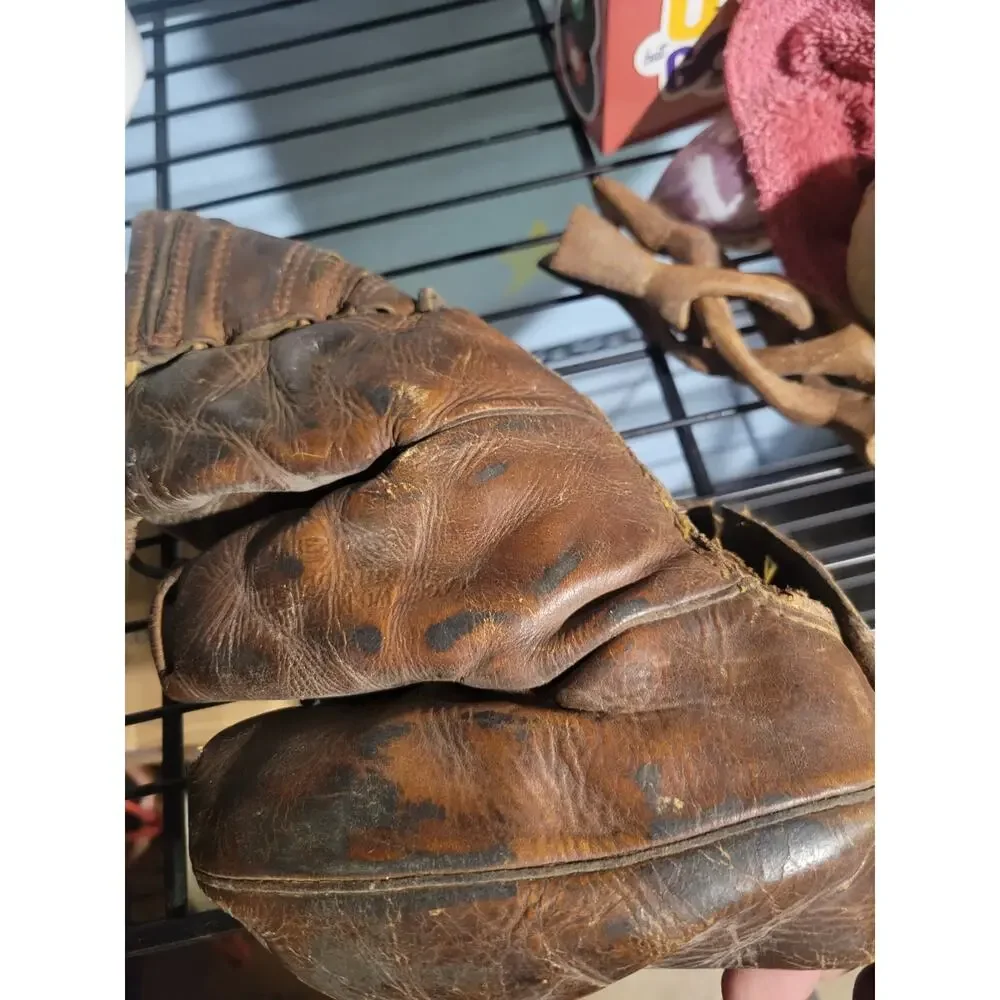 Vtg 1940s 50s Rawlings Playmaker and another vintage glove